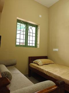 Comfortable, Family Stay in Kochi, Vyttila - 1