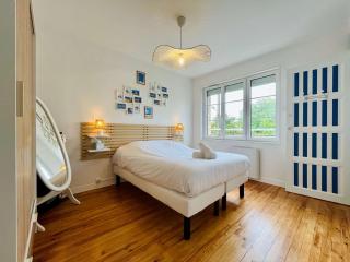 Clemalro Family Home in the Heart of Isigny - 9