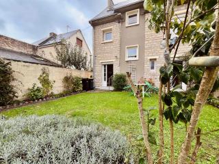 Clemalro Family Home in the Heart of Isigny - 7