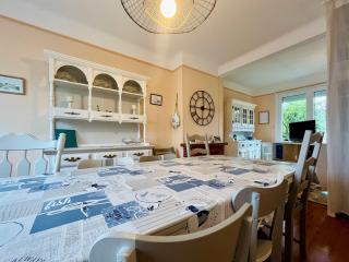 Clemalro Family Home in the Heart of Isigny - 4