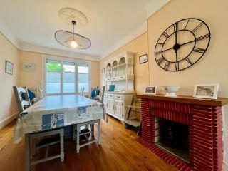 Clemalro Family Home in the Heart of Isigny - 3