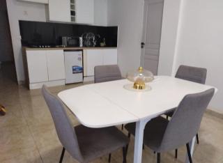 Appartement au calme, climatisé au centre ville - 1