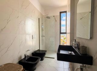 Spacious Modern Apartment with Panoramic Balcony - 6