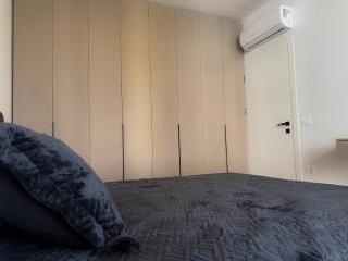 Spacious Modern Apartment with Panoramic Balcony - 4