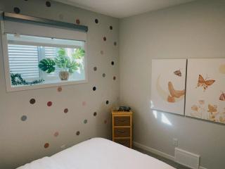 Modern New 2BR basement beside Riverview Park, 14m WEM, 4m Grocery - 2
