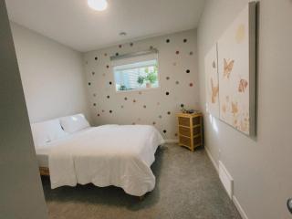 Modern New 2BR basement beside Riverview Park, 14m WEM, 4m Grocery - 4