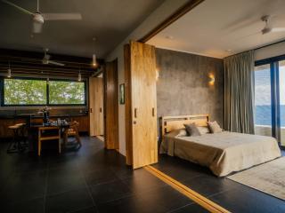 Refugio del Faro - Cliffside Villa Retreat Sleeps 16 - 7