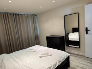 2-room apartment with garden, terrace & lake view - 6