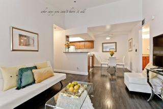 2BR Condo with Pool and Gym Strip View - 6