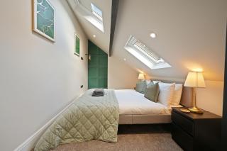 Oughtibridge Valley House - 4 Bed Modern Holiday Cottage, Hot Tub and Games Room with Pool Table & FREE Parking - Sleeps up to 10 Adults - Hosted by StayHostSave - 6