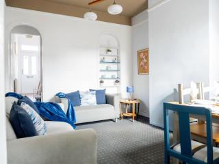 3-Bed House, Sleeps 8, Mins to M6 & City Centre - 0