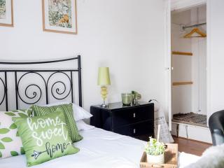 3-Bed House, Sleeps 8, Mins to M6 & City Centre - 6