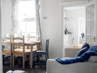 3-Bed House, Sleeps 8, Mins to M6 & City Centre - 5