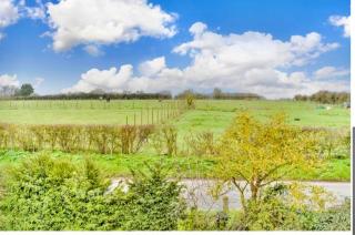 The Graveney Hideaway - 8