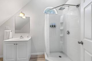 Hilltop Hideaway - 7