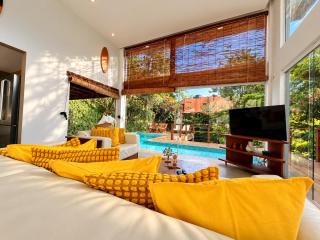 Casa com Piscina, 3 Suites, sala de estar e cozinha completa - 6