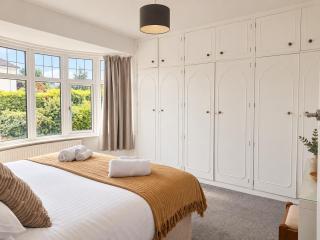 West Bridgford 2 Bedroom Apartment, Sleeps 4, with Super King Beds and Driveway Parking - 6