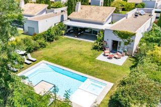 Luxury Golf Villa with Pool and Jacuzzi - 0
