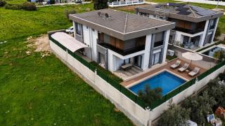 Modern Luxury Villa - 9