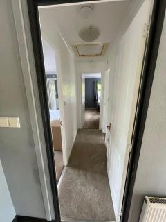 Lodge 1 Upton Lakes & Lodges Old Hill Cullompton Devon EX151RA - 4