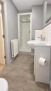 Modern ground floor apartment with free parking very near centre - 7