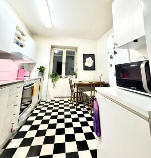 Entire Two Room Cozy Apartment 100 m2 - 4