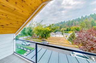 4BR Hot Tub Home Downtown CDA Walkable - 9