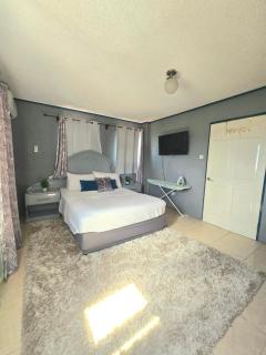 Central Paradise Vacation Rental - 8