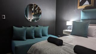 The OneStays Embassy - Maboneng Spacious 1-Bedroom - Back up Water & Electric - Hallmark House - 4