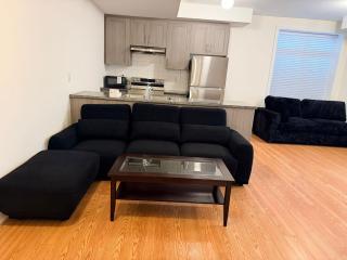 Modern2-Bedroom Suite - Near Airport, Free Parking - 7