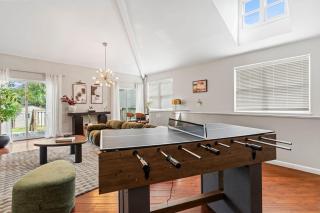 Stylish Soulard Stay 2BR, Game Nights Balcony - 4