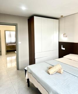 Master Room with Private Ensuite Near McDonald's - 2