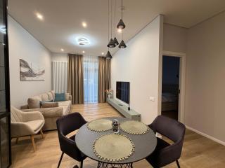 Modern Design Apartment, 10-min walk to beach - 4