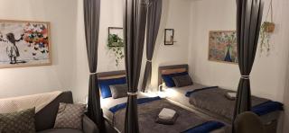 Stay-at-AJ Homes Kamen mit komplett ausgestatteter Küche, Balkon, 8 Hotel-Boxspringbetten in 4 Schlafzimmern & Schlafsofa sowie kostenlos inklusive Bettwäsche, Handtücher, Verbrauchsartikel, Parkplatz, WiFi & SmartTV - 9