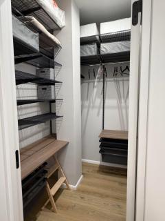 Modern Design Apartment, 10-min walk to beach - 2