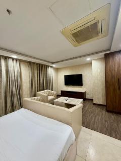 Elite Studio Apartment Gold Crest Mall Dha Phase 4 Lahore - 4