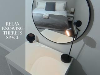 Ultra-Luxury City centre 2 bed apartment, with FREE parking - 4