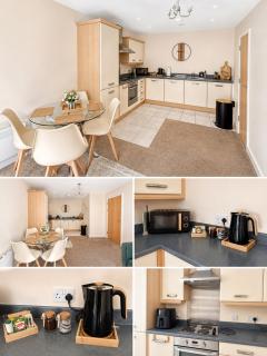 Stylish Wrexham City Centre 1 Bedroom Apartment Sleeps 4 - 9