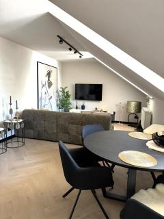 Altstadtperle Plauen - stilvolles 2 Zimmer Appartement am Altmarkt mit Lift - 0