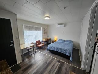 Rockfield Motel - 1