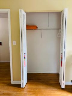 B1 A private room in Naperville downtown with desk and Wi-Fi near everything - Naperville - 2