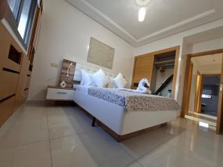 Emmraude- appartement avec 2 chambres, salon ,avec piscine 2 minutes de la plage - 0