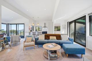 Coastal 2BR Escape, Steps to Beach, Dining and Bar - 9