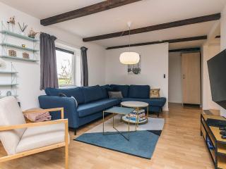 Cozy Vacation home near Lake - 9