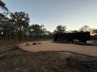 Greymare Stylish Secluded Treeside Escape - 4