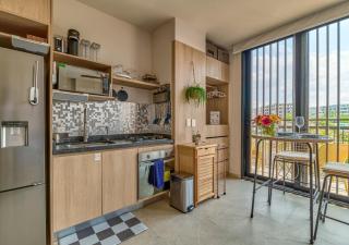 Studio with Rooftop Pool, 1 Block to the Beach - 9