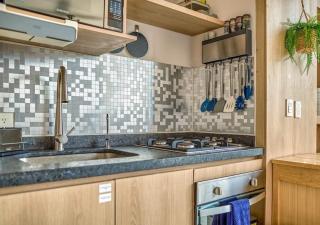 Studio with Rooftop Pool, 1 Block to the Beach - 6