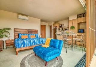 Studio with Rooftop Pool, 1 Block to the Beach - 3