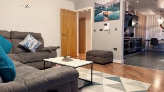 Spacious 2-Bedroom Duplex Apartment With Private Gated Parking - 2