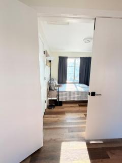 5 Min to UofA, Southgate Mall & Whyte Ave, Cozy Private Garage Suite - 7